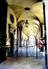 Florence classique, mais toujours renaissante  l'instar de ses arcades lumineuses.